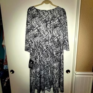 Avenue print dress 3/4 sleeve
